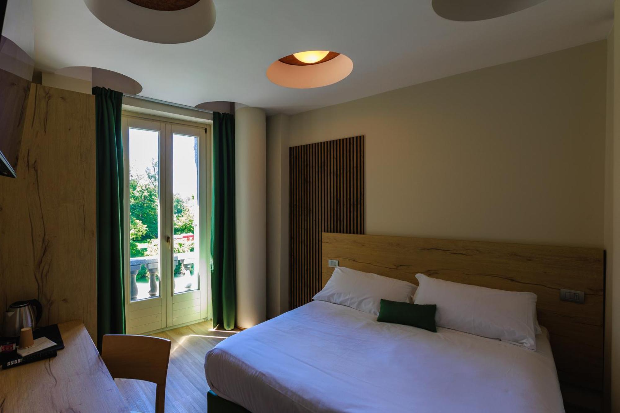 Botanique Hotel Vergani Fara Gera dʼAdda エクステリア 写真