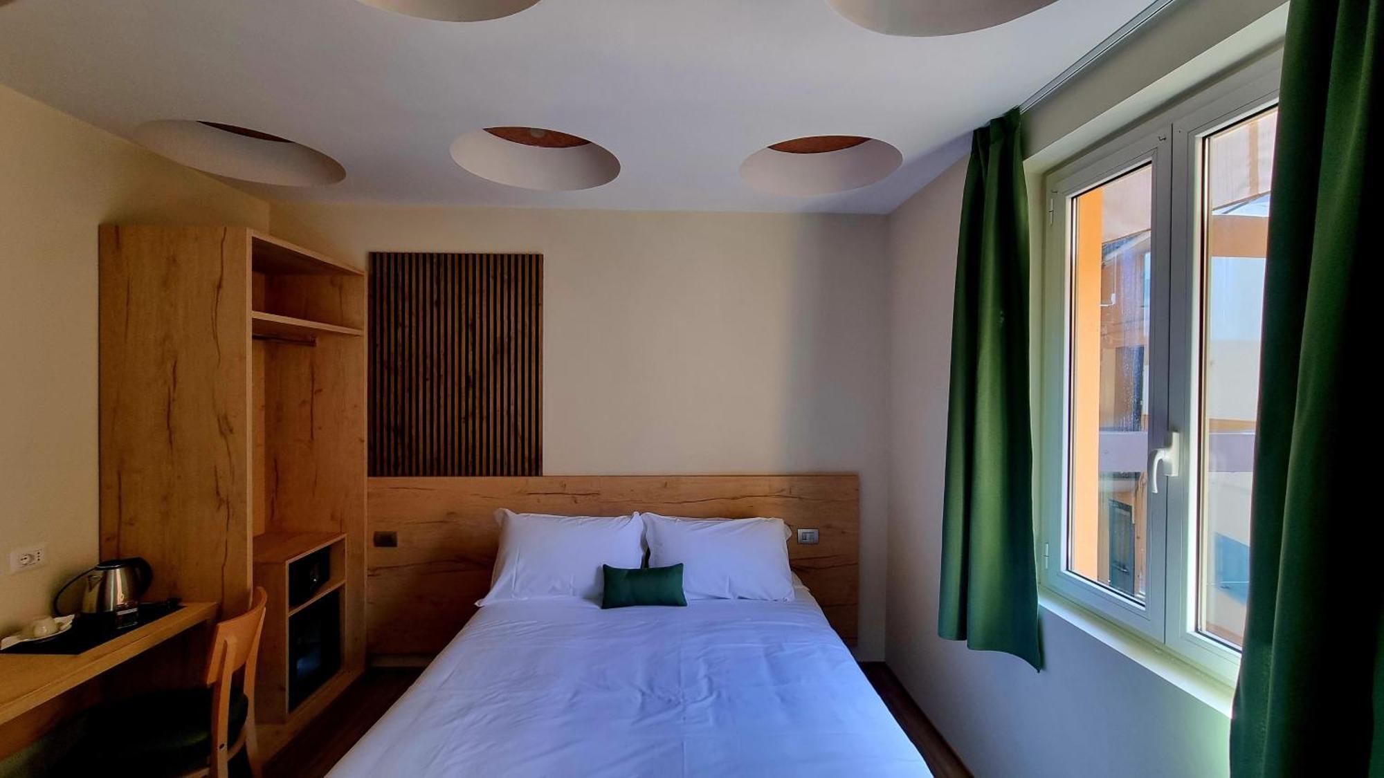 Botanique Hotel Vergani Fara Gera dʼAdda エクステリア 写真